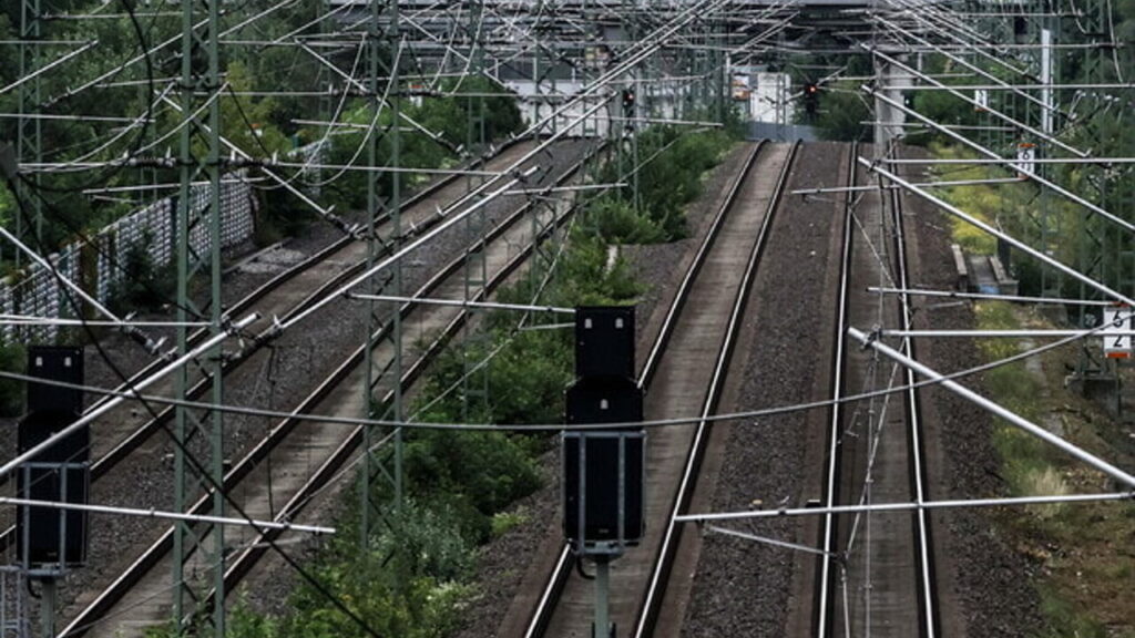 Arezzo-Firenze, in ritardo il 15% dei treni. L’assessore Baccelli: “Incontrerò i pendolari”